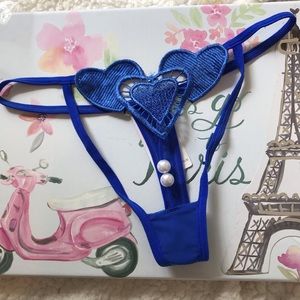 Blue heart G-string with big pearls